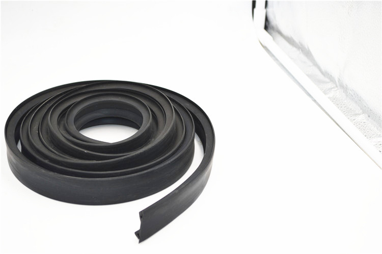Custom extruded solid neoprene rubber extrusions (2).JPG
